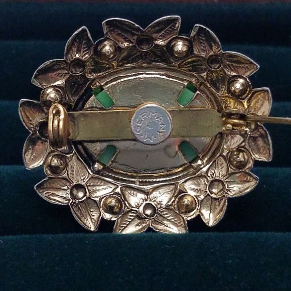 Vtg West Germany Green Cabochon Glass & Rhinestone Goldtone Floral Pin Brooch - Picture 4 of 7